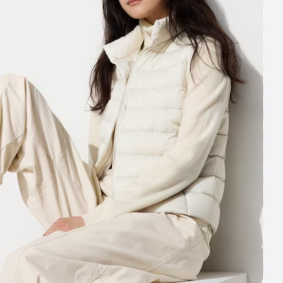 NWT Uniqlo women's ultra light down vest off white down feather puffer S - Picture 1 of 13